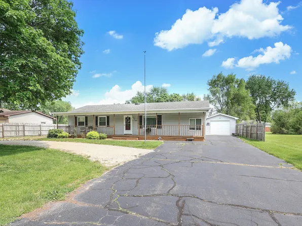 1365 Pine Bluff Rd, Morris, IL 60450