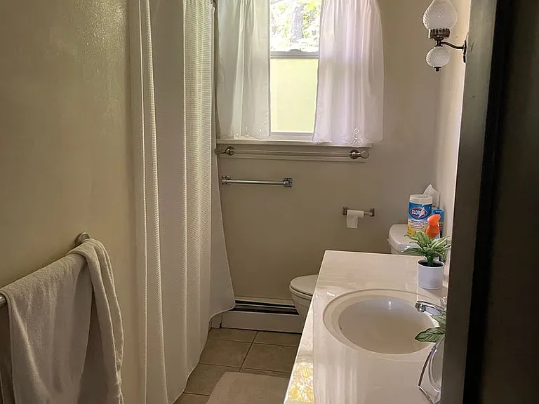107 E Main St — Photo 5