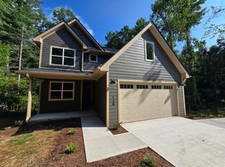 138 Elson Ave, Hendersonville, NC 28739