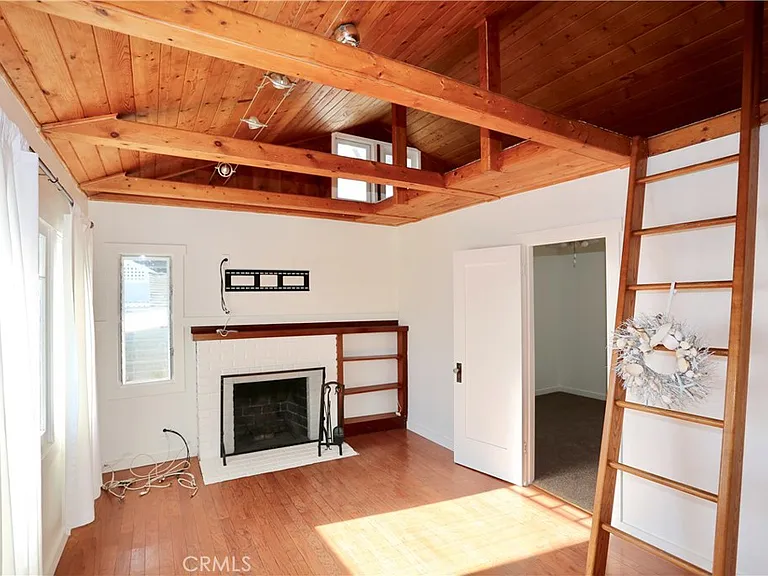 426 Aster St #B — Photo 4