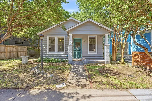 2207 Santa Rita St Photo 1