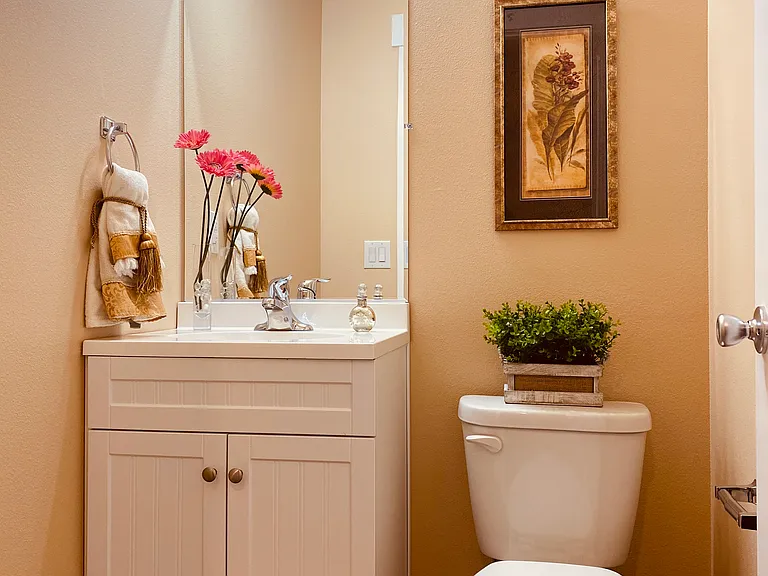 Rosencrans Apartment Homes — Photo 12