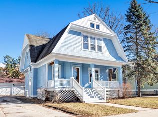 809 S Jackson St, Green Bay, WI 54301