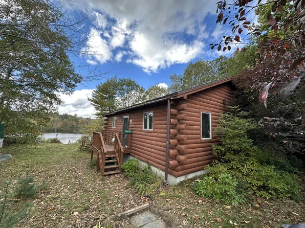 3 Keniston Street, Milo, ME 04463