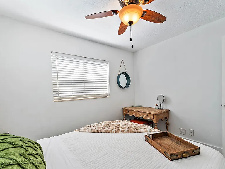 968 Laurel Rd — Photo 30