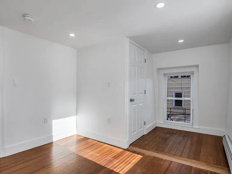 139 E Haverhill St — Photo 7