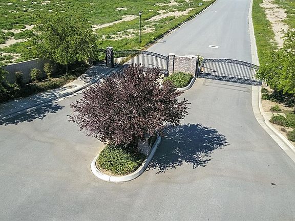 5th image of 16603 Paraduxx Ct