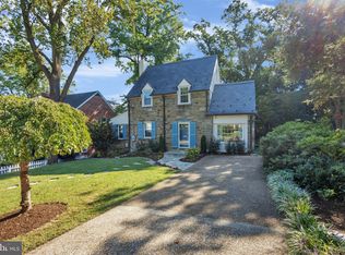 6025 Woodmont Rd, Alexandria, VA 22307