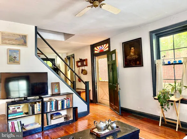 420 W Woodlawn St, Philadelphia, PA 19144