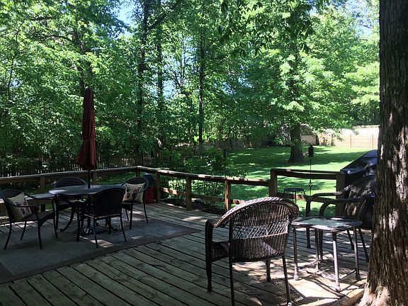 3rd image of 115 S Brookview Dr