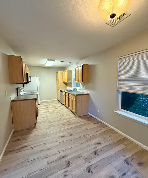 721 Waterglen Dr #D113 — Photo 5