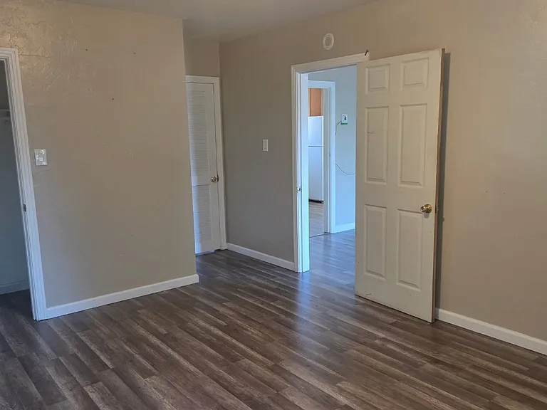 1385 Columbia St #B — Photo 3
