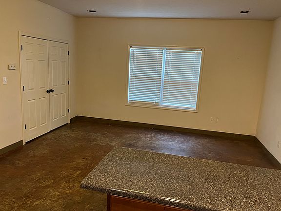 4th image of 629 Smith Ave #617