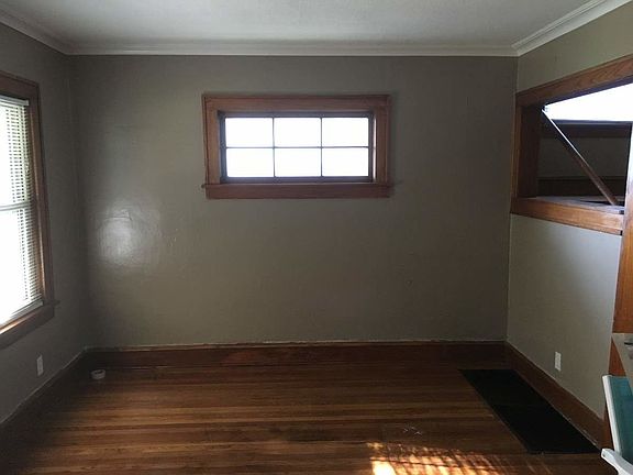 2nd image of 5645 Wayne Ave