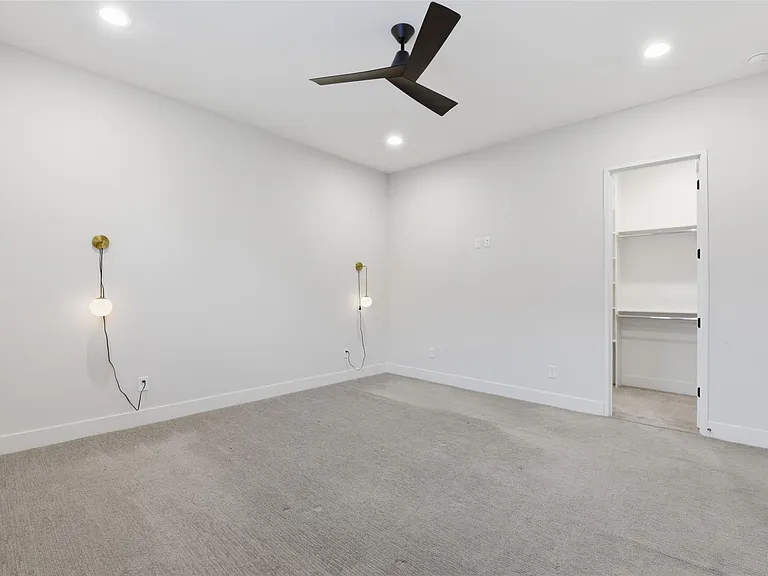 2204 Lou Ellen Ln — Photo 27