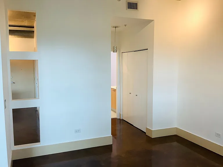 313 NE 2nd St #305 — Photo 21