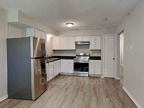 4th image of 217 Creek Cove Dr
