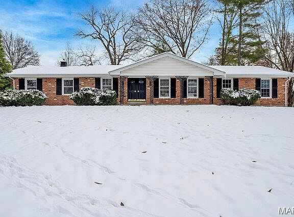 3rd image of 487 Runnymede Dr