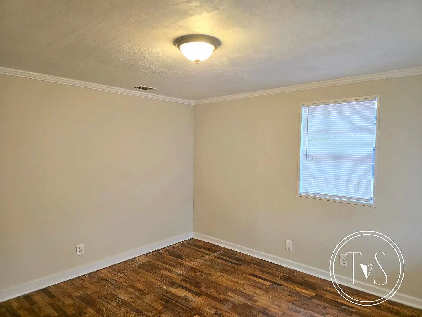 Charming 3-bed/1-bath traditional cinder block bungalow in Woodville neighborhood! — Photo 3
