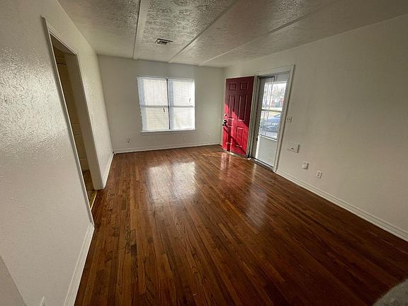 3rd image of 1006 Arkansas St