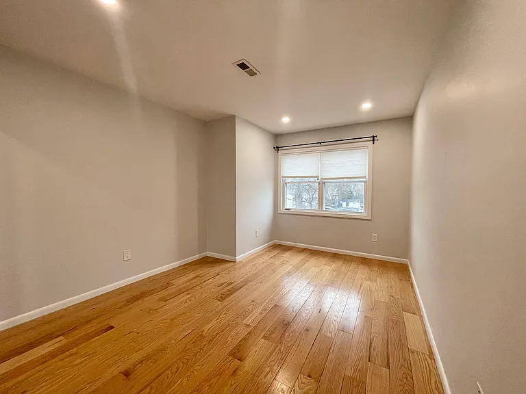 15 Marion St #E2 — Photo 19