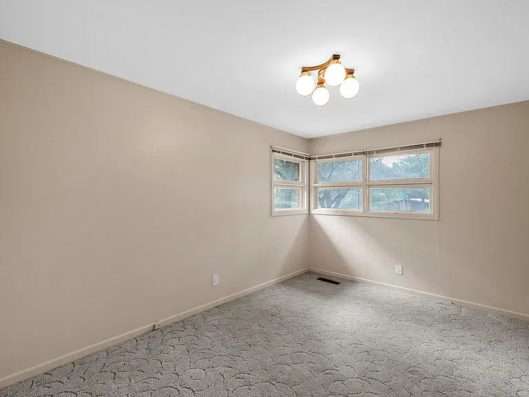 7808 Delhi Rd — Photo 24