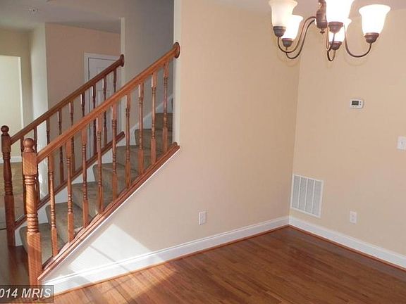 3rd image of 7806 Putnam Ln