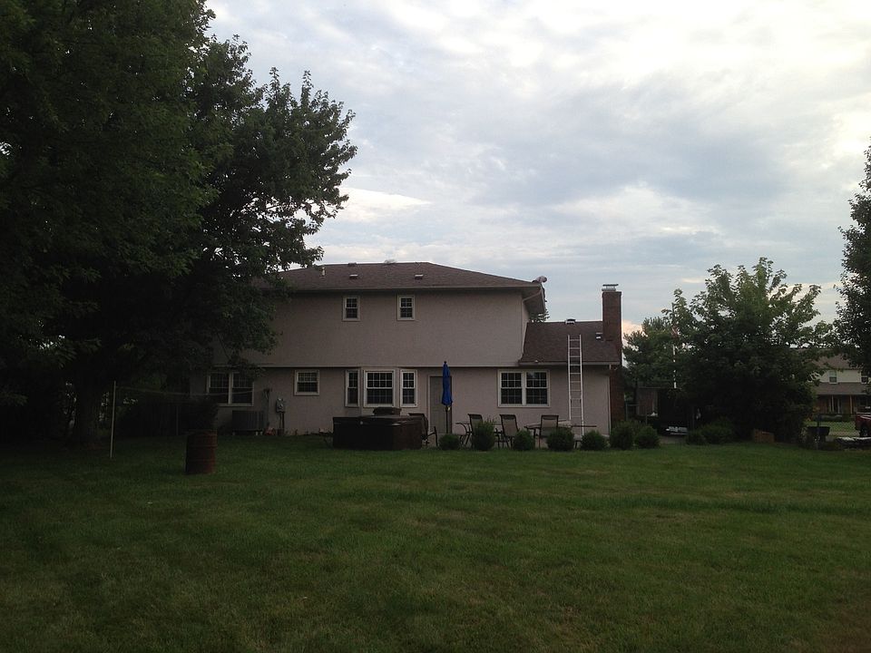 2nd image of 281 Glenn Dr SW