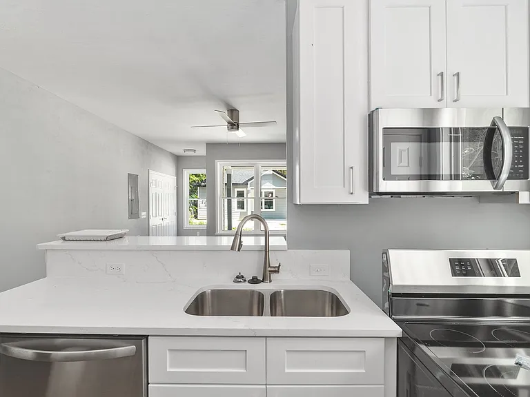 422 NW 3rd Ave — Photo 5