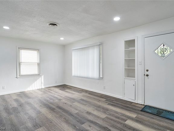 3rd image of 2441 Belvoir Blvd