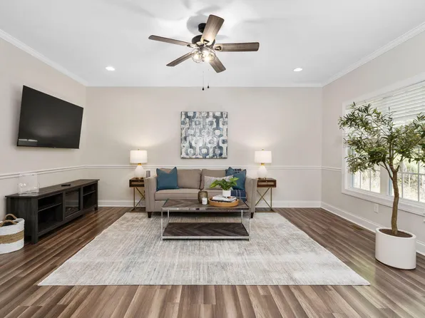 50 Yelverton Ct, Holly Springs, NC 27540