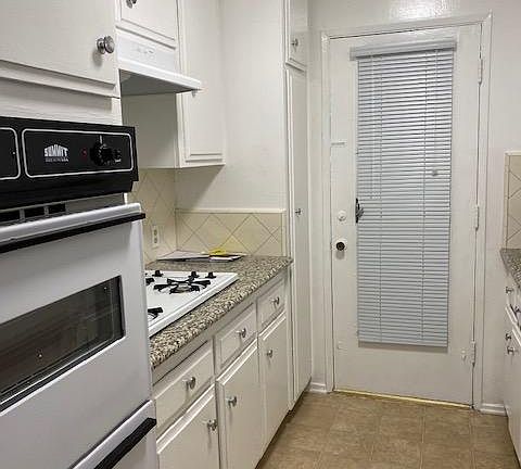 4th image of 1335 N Detroit St #109