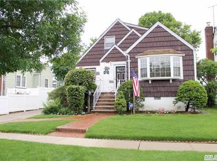 291 Merrifield Ave, Oceanside, NY 11572