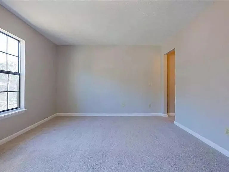 2637 Lantern Ln — Photo 14