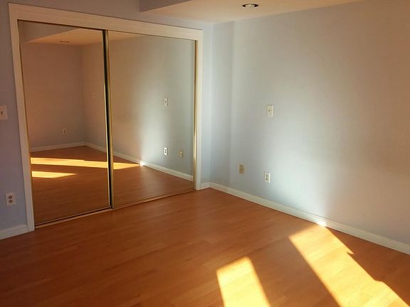 5th image of 1644 Parkview Green Cir