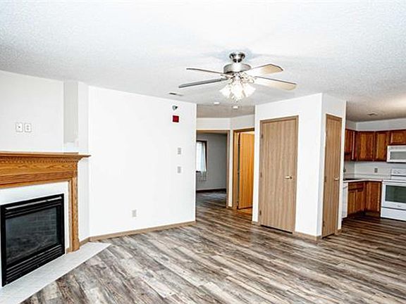 3rd image of 7403 S Louise Ave #103