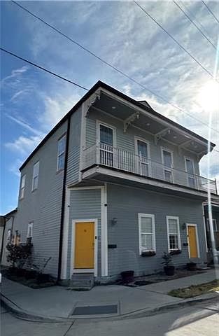 1st image of 1929 Josephine St