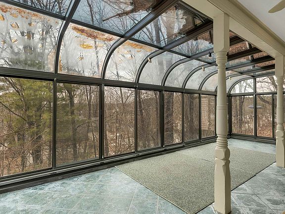 5th image of 136 George Street