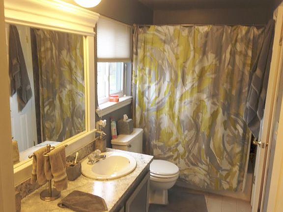 Large Updated Full Bathroom