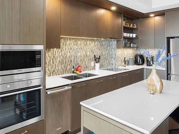 4th image of 13495 Central Ave #5004