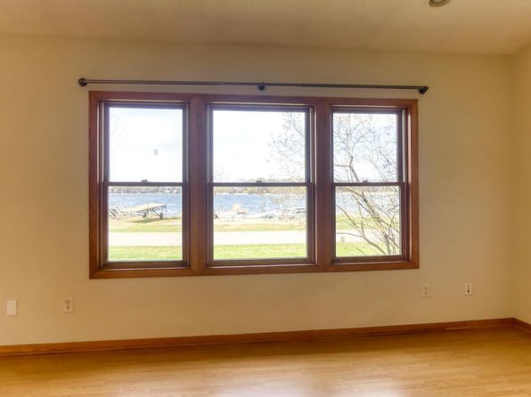801 Lakeshore Dr, Wyoming, MN 55092