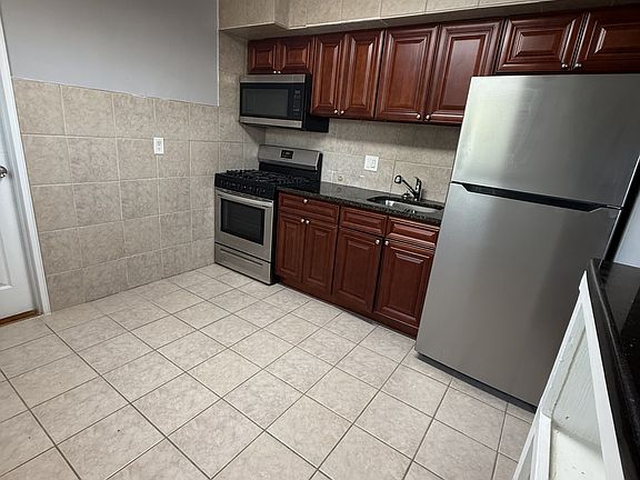 4th image of 4132 Longshore Ave #3R