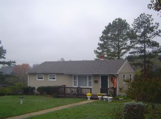 1802 Sunset Dr, Altavista, VA 24517