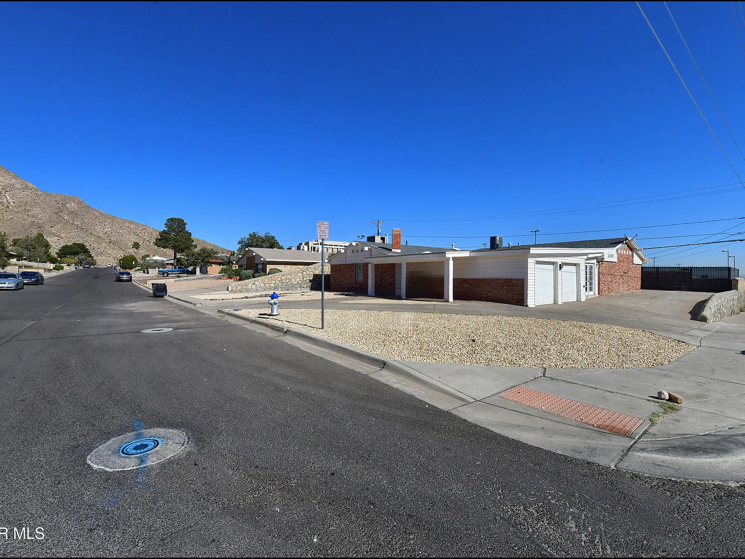 4 bed, 3.0 bath, 2856 sqft, $2,150 — Photo 2