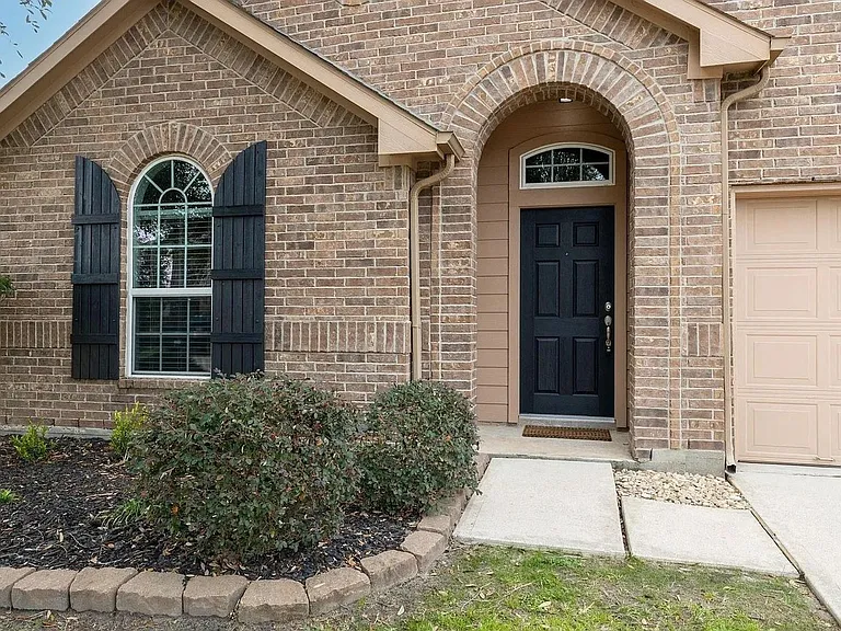 16007 David Hill Ln — Photo 2
