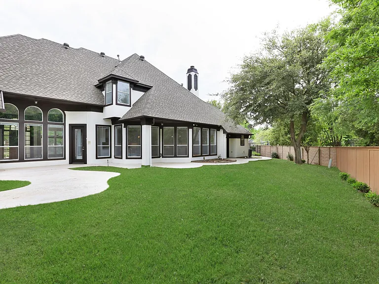 914 Edgemeer Ln — Photo 36