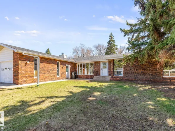 9 Yew Ct, Strathcona County, AB T8A 1H8