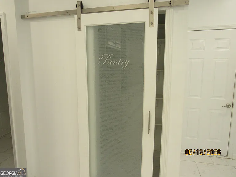 115 Sutton Ct — Photo 15