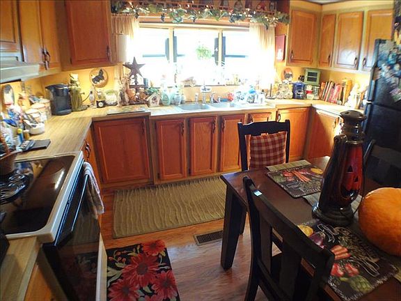 5th image of 170 Moorestown Dr