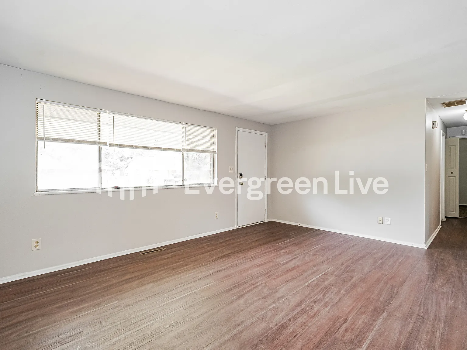 3 bed, 2.0 bath, 1068 sqft, $1,745 — Photo 3
